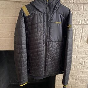 La Sportiva Mens black puffy jacket